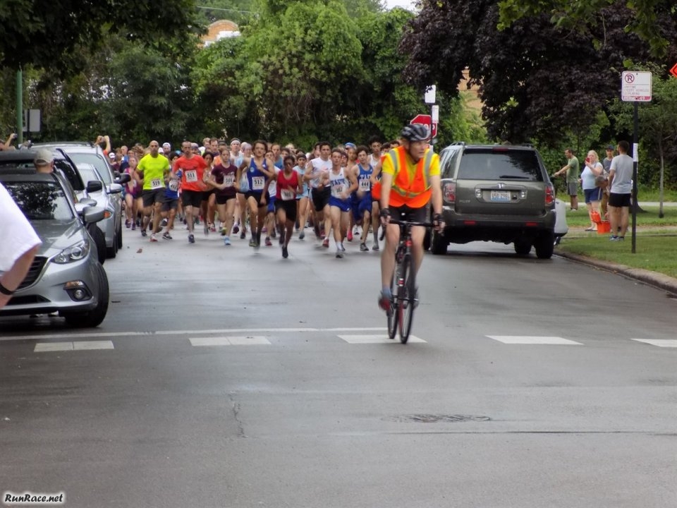 And They're Off... Start of the Chicago Full Moon Run 5k!
