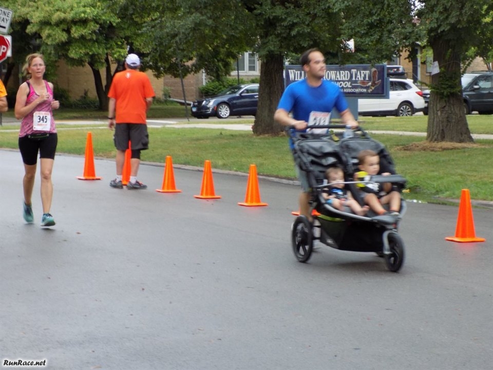Chicago Full Moon Run : Race Action