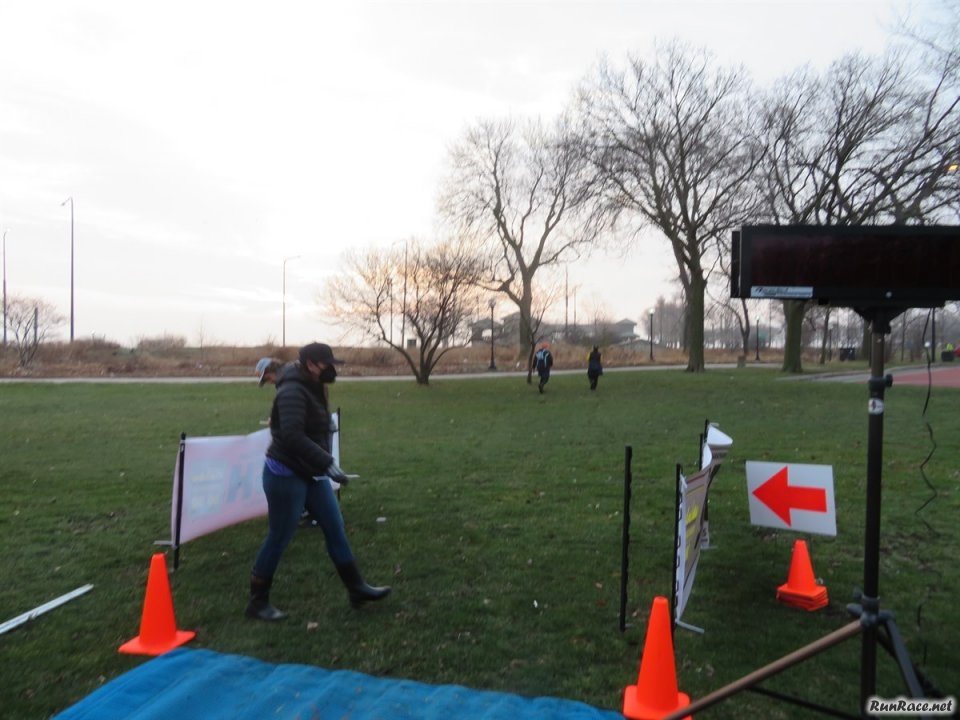 Chicago Lakefront Ultras 50K - by Bill Thom