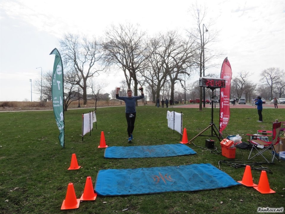 Chicago Lakefront Ultras 50K - by Bill Thom