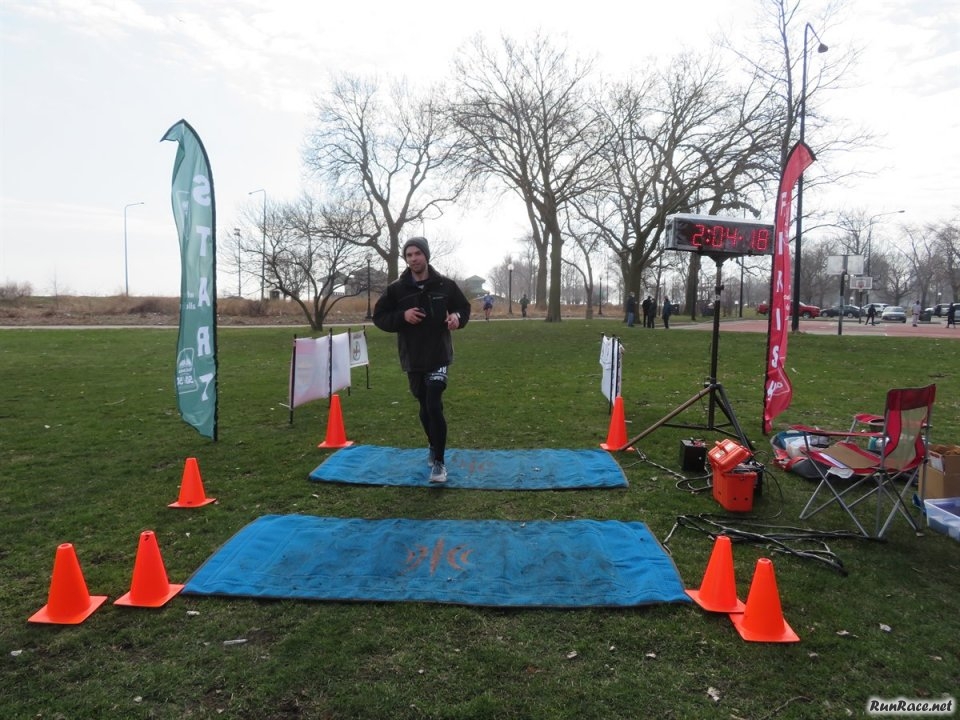 Chicago Lakefront Ultras 50K - by Bill Thom