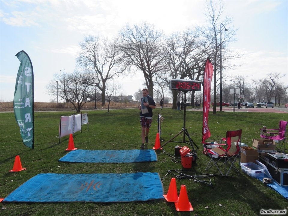 Chicago Lakefront Ultras 50K - by Bill Thom
