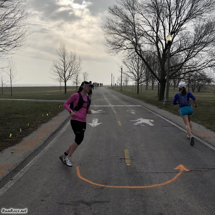 Chicago Lakefront Ultras 50K - photo: Jeff Fleitz