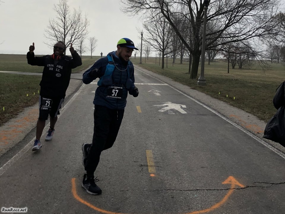 Chicago Lakefront Ultras 50K - photo: Jeff Fleitz