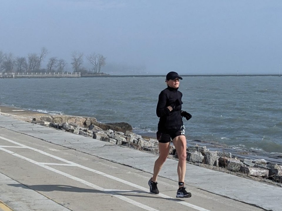 Chicago Lakefront Ultras 50K - photo: Rosalie Shyu