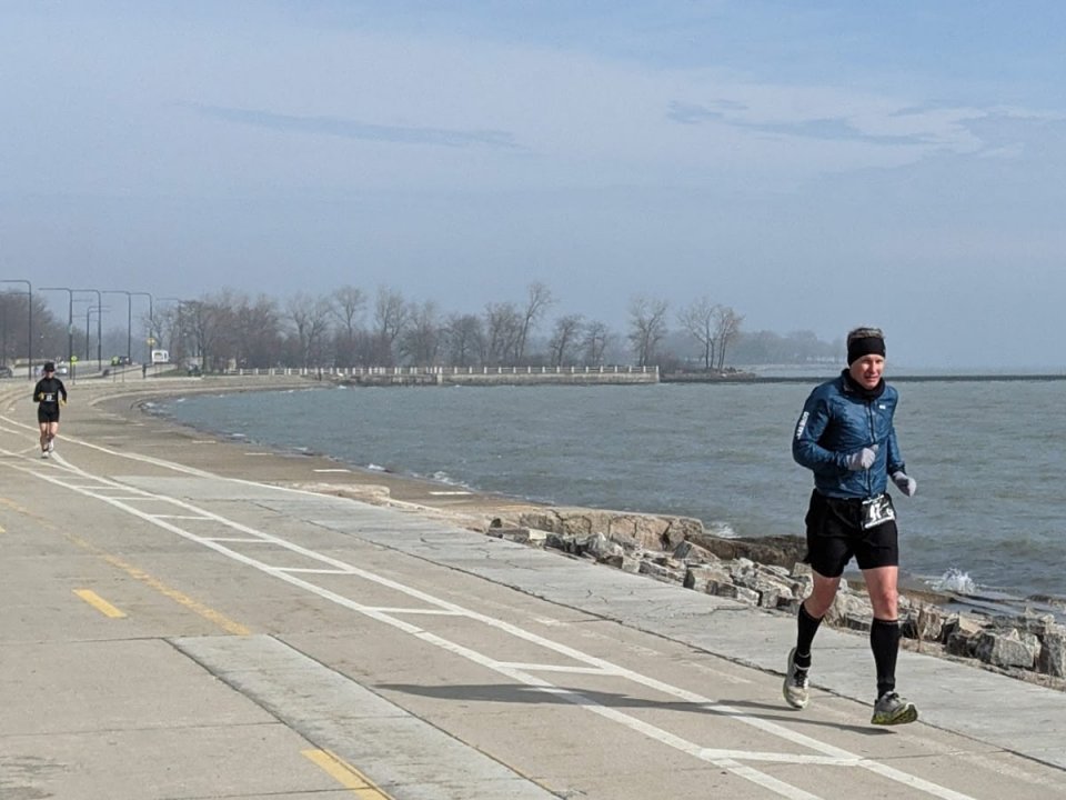 Chicago Lakefront Ultras 50K - photo: Rosalie Shyu