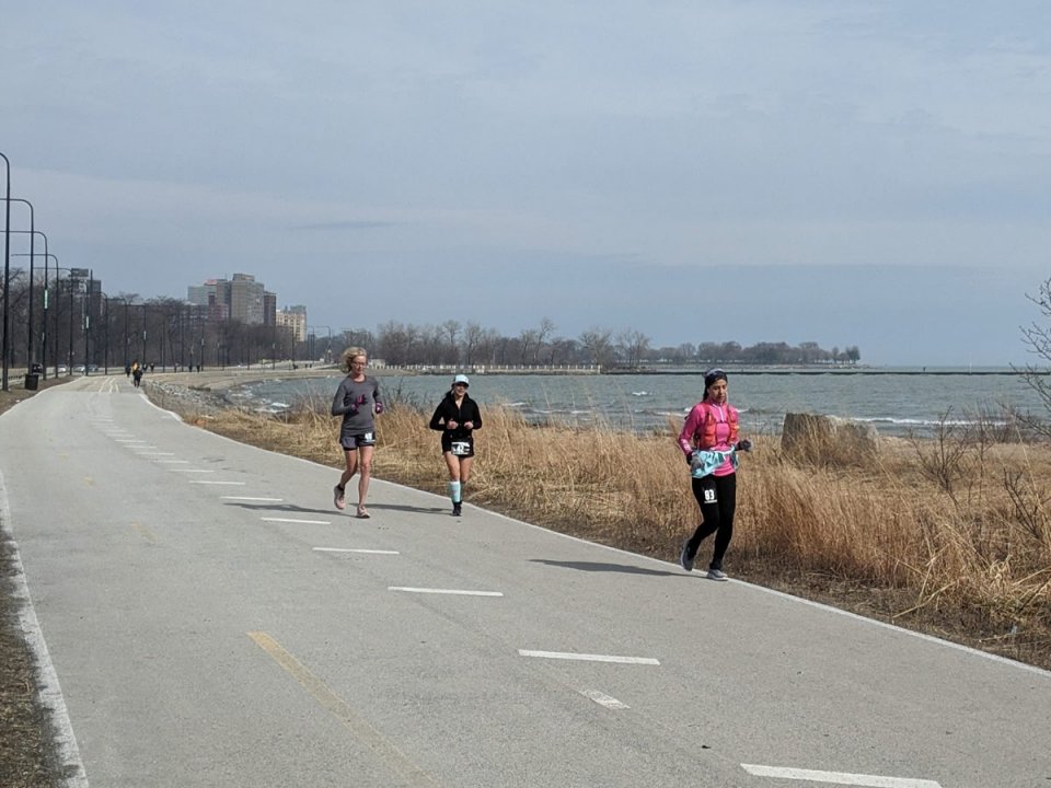 Chicago Lakefront Ultras 50K - photo: Rosalie Shyu