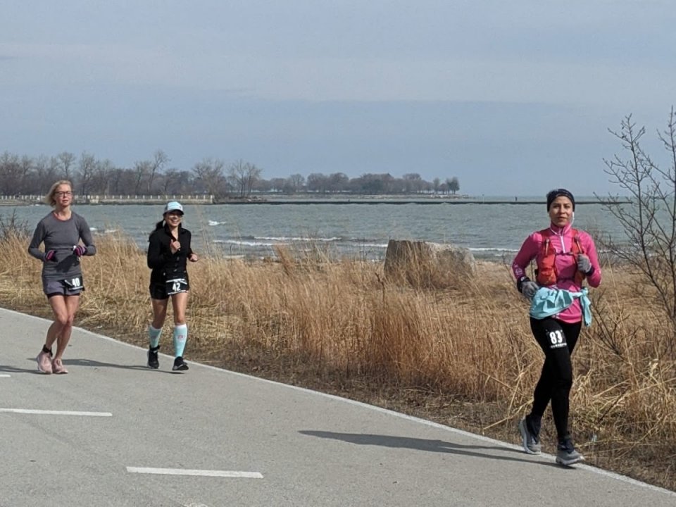 Chicago Lakefront Ultras 50K - photo: Rosalie Shyu